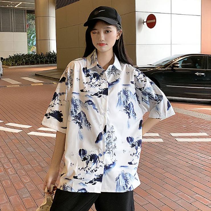 柄シャツ 水牛や山々の水墨画タッチが風合いのある半袖シャツ トップス