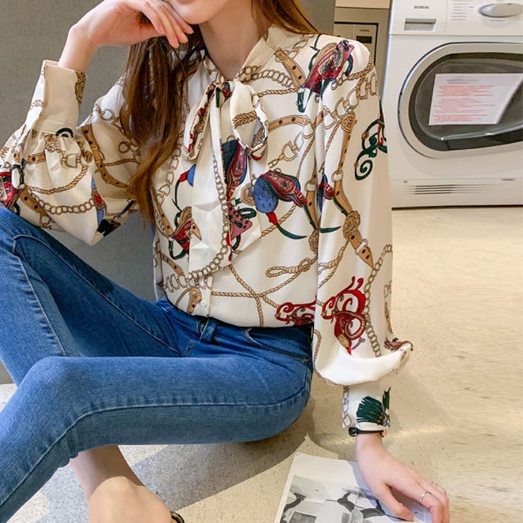 スカーフ柄 ボウタイブラウス サテン生地 品番 Dctw Decorative デコラティブ のレディースファッション通販 Shoplist ショップリスト