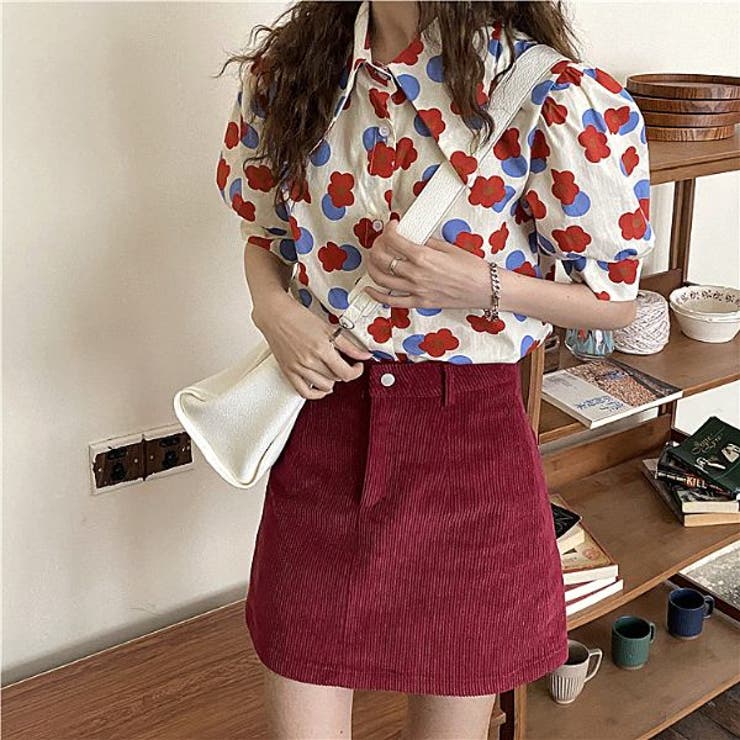 柄シャツ コインドットと丸いお花のパフスリーブシャツ トップス | Decorative  | 詳細画像1 