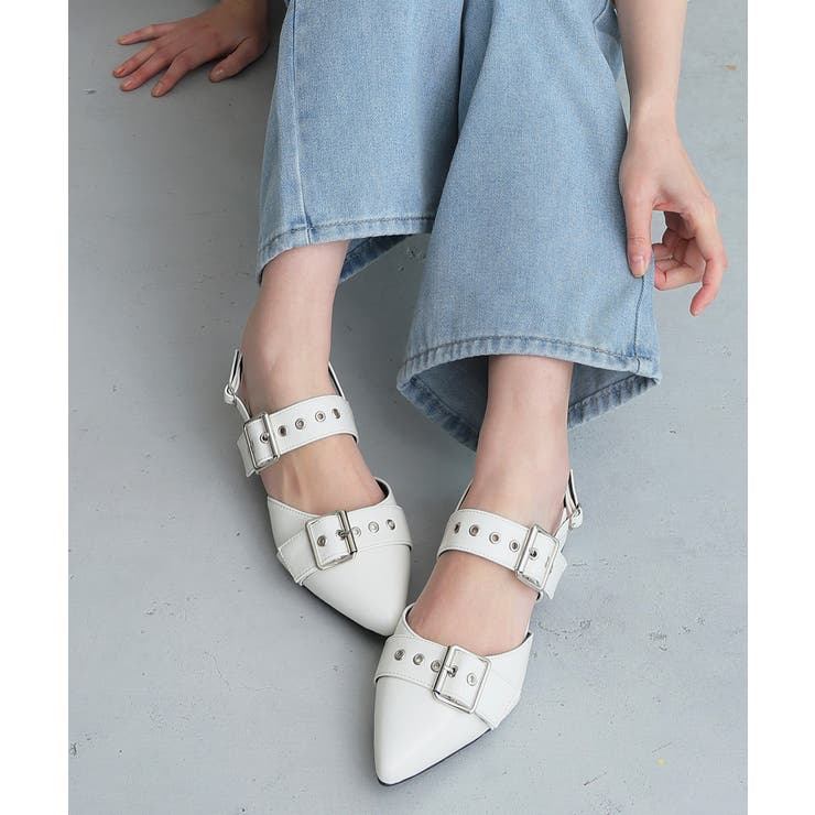 ホワイト | 【26年春夏再販】ポインテッドトゥ バックルベルト ストラップパンプス | DEMETER
