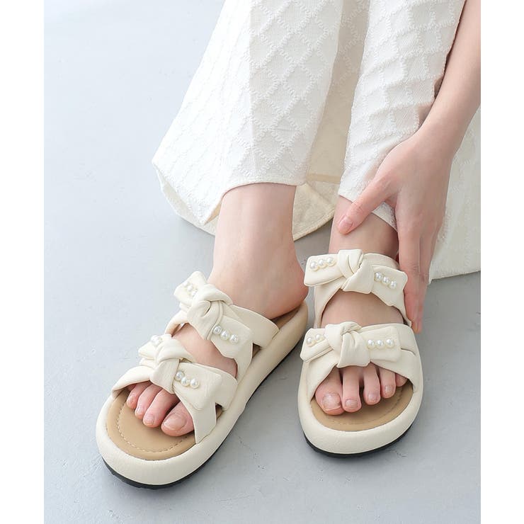 ホワイト | 【26年春夏新作】パールリボン ダブルベルト サンダル | DEMETER