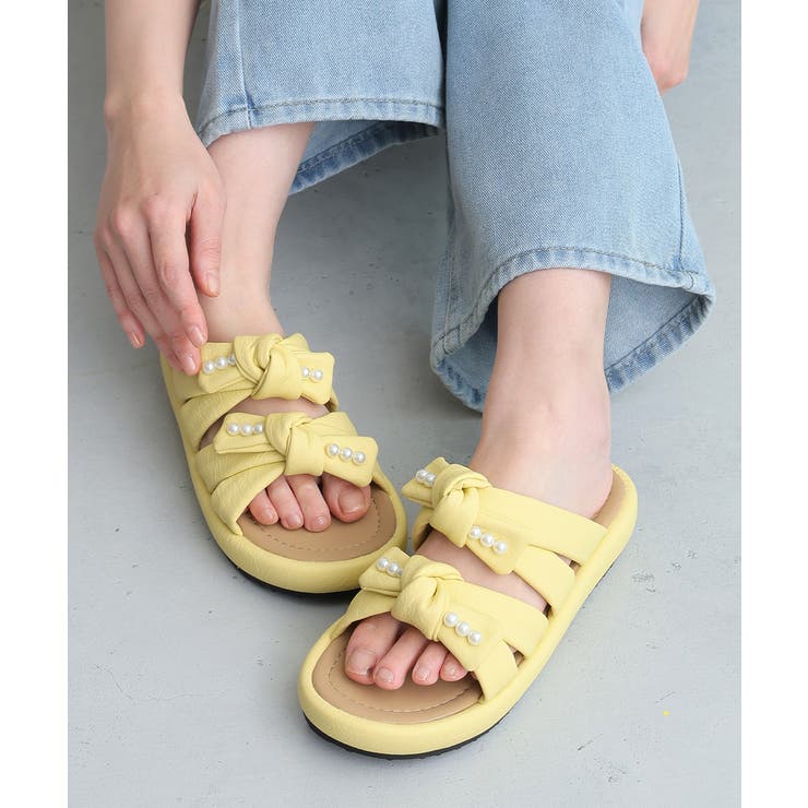 ライトイエロー | 【26年春夏新作】パールリボン ダブルベルト サンダル | DEMETER