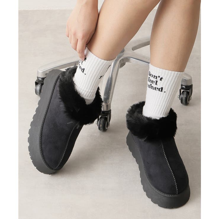 ブラック | 【24年秋冬新作】厚底ソール ボリュームファー アンクル丈 ムートンブーツ | DEMETER