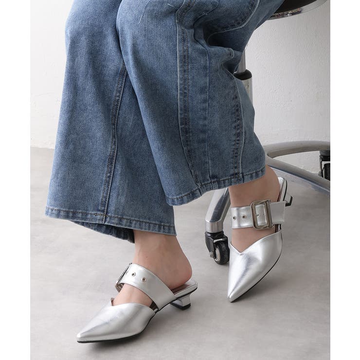 シルバー | 【25年春夏新作】ポインテッドトゥ バックルベルト ミュールパンプス | DEMETER