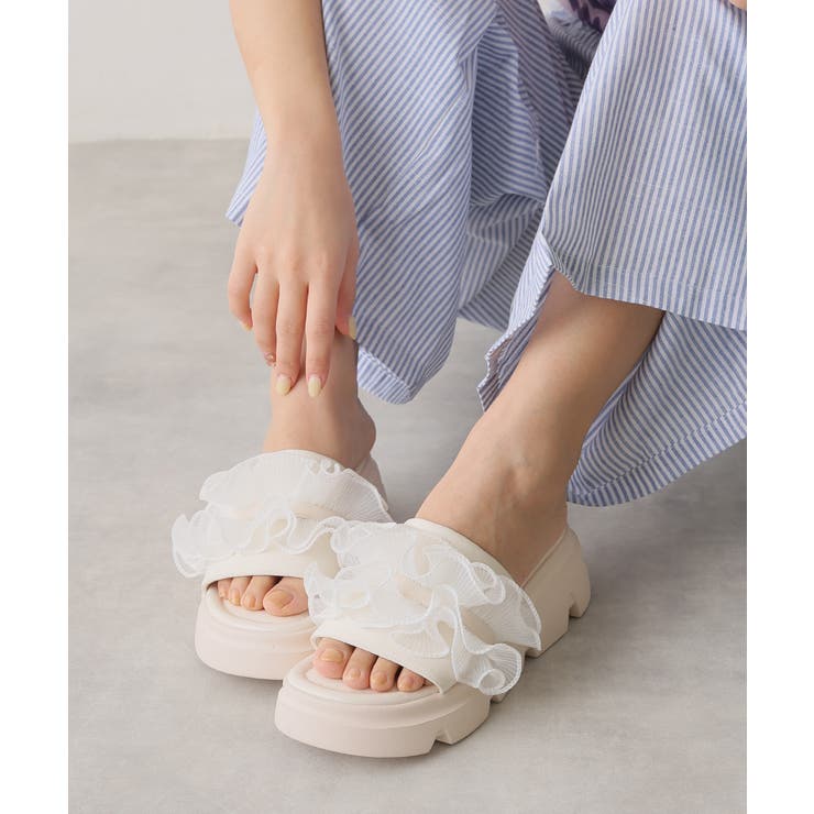 アイボリー | 【25年春夏新作】厚底 プラットフォーム フリルサンダル | DEMETER