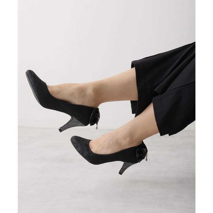 ブラック | 【25年春夏新作】バックリボン ダイヤチャーム オケージョンパンプス | DEMETER