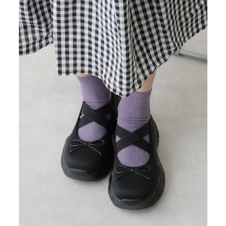 ブラック | 【25年春夏新作】厚底 スニーカーライク クロスゴム リボン パンプス | DEMETER