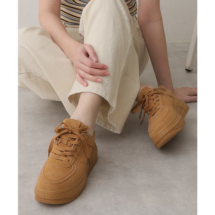 キャメル | 【25年春夏再販】軽量 厚底ソール ベーシック コートスニーカー | DEMETER