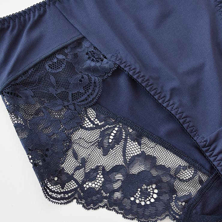 ❤︎フランス❤︎ソレイユ スクレ♡ ディープグリーン&ブラックレースのセット Lace Ladies 総レースセットアップ トップス＆スカート 2点