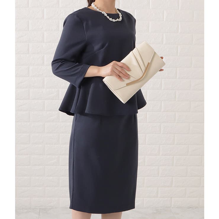 TO BE CHIC ペプラムブラウス＆スカートのセットアップ TO BE CHIC ペプラムブラウス＆スカートのセットアップ