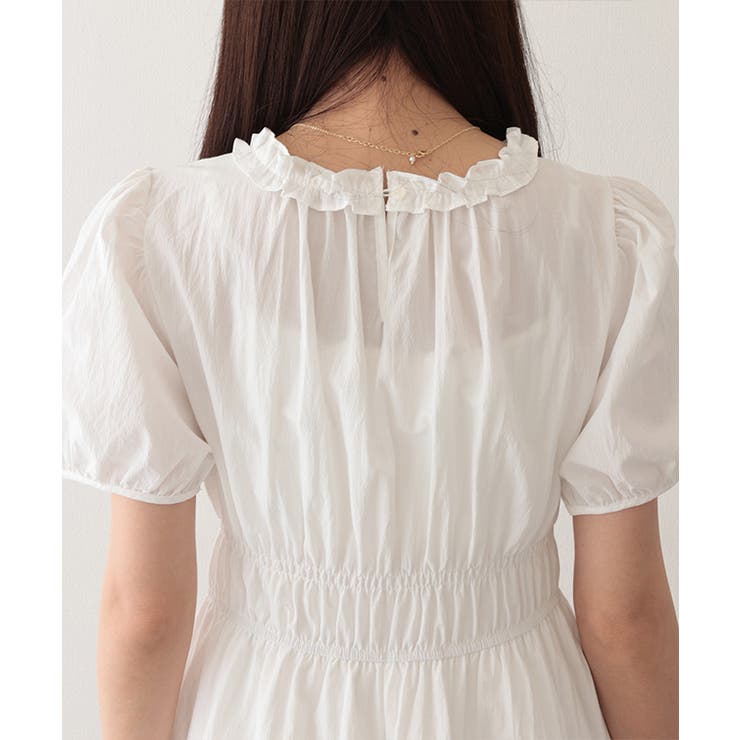 美品✨ヨリ フリルパフスリーブ ブラウス 36 Sサイズ ギャザー ホワイト 美品✨ヨリ フリルパフスリーブ ブラウス 36 Sサイズ ギャザー