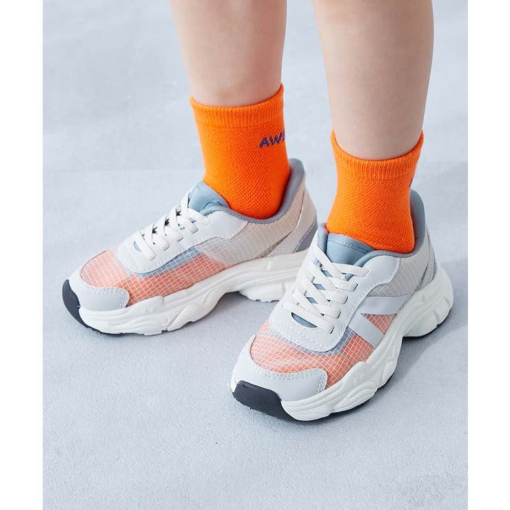 手を使わず立ったまま履ける 風を通す サマースニーカー[品番