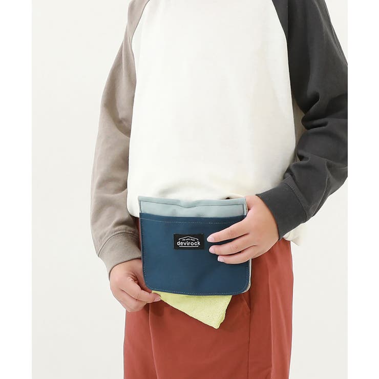 002-アビスブルー | 洗える ハンカチをすぐに出せる 移動ポケット | devirock