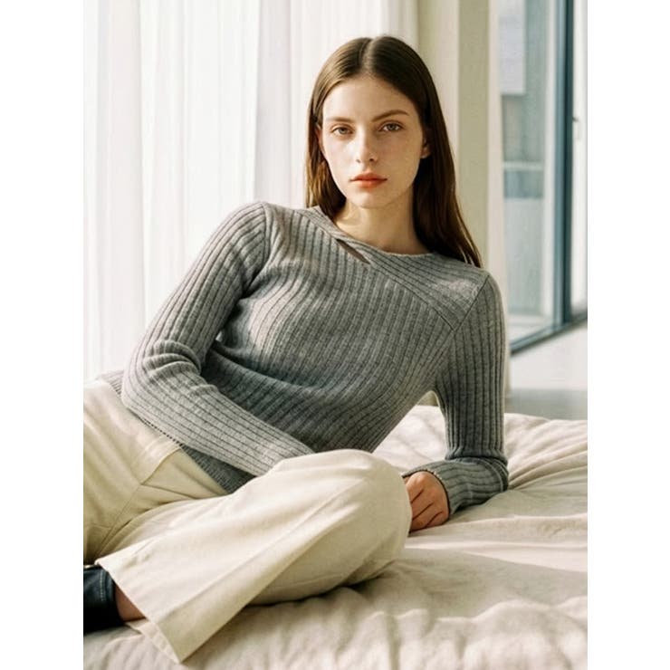 ツイスト スリットネック ニット 韓国 韓国ファッション | SweetSOUP | 詳細画像1 