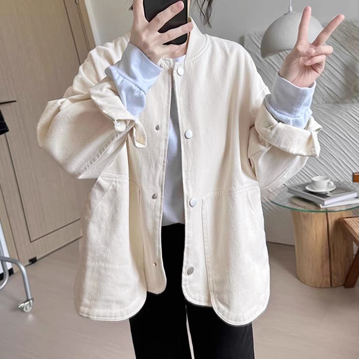 オフホワイト | 配色ボタンゆるシルエットライトジャケット | Doux Belle 