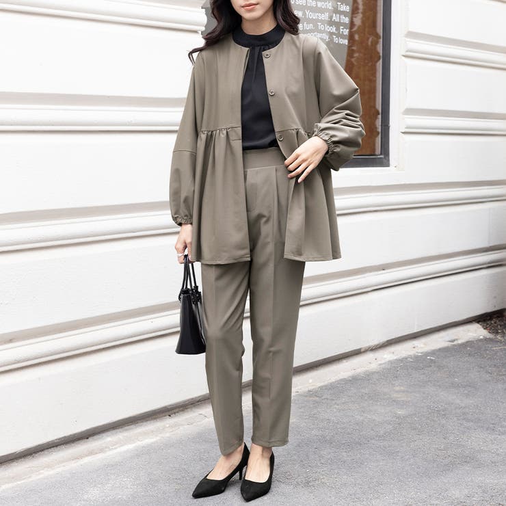 グレージュ | ラウンドネックペプラムシルエットセットアップ | Doux Belle 