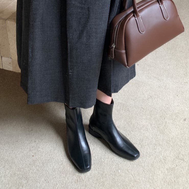 ブラック | サイドジップ付きショートブーツ | Doux Belle 