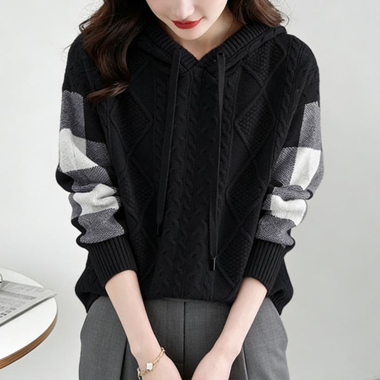 ブラック | ケーブル編みボーダー袖フード付きニット | Doux Belle 