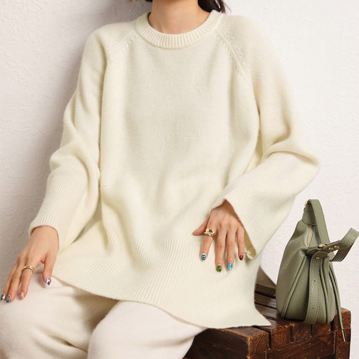 オフホワイト | サイドスリットオーバーサイズニット | Doux Belle 