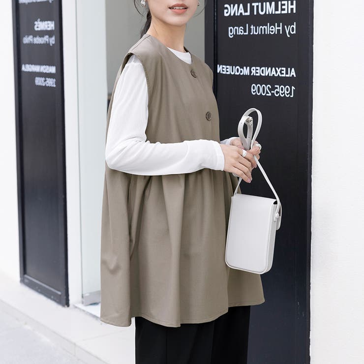 ペプラムシルエット ボタン付き ラウンドネック | Doux Belle  | 詳細画像2 