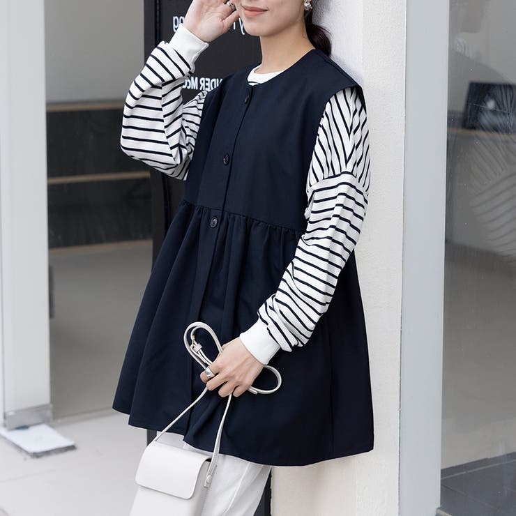 ネイビー | ペプラムシルエット ボタン付き ラウンドネック | Doux Belle 