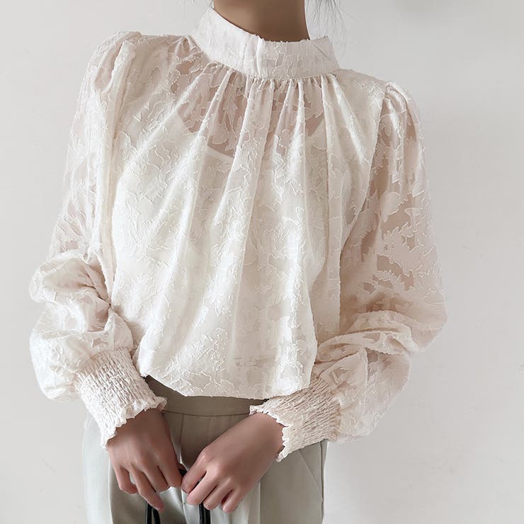 ベージュ | レースシアータートルネックブラウス | Doux Belle 