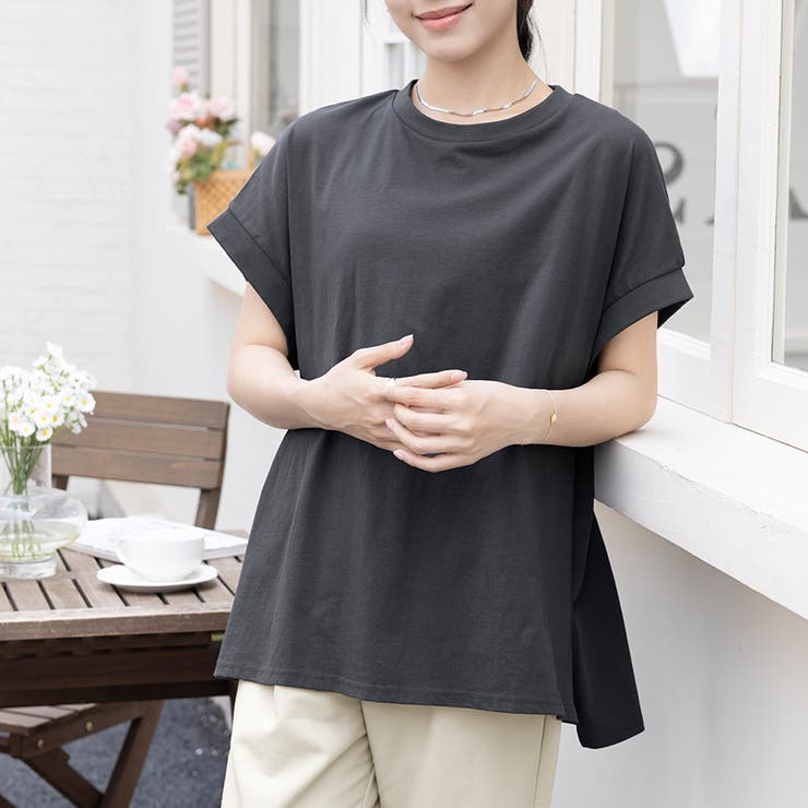 チャコール | サイドスリットラウンドネックカットソー | Doux Belle 