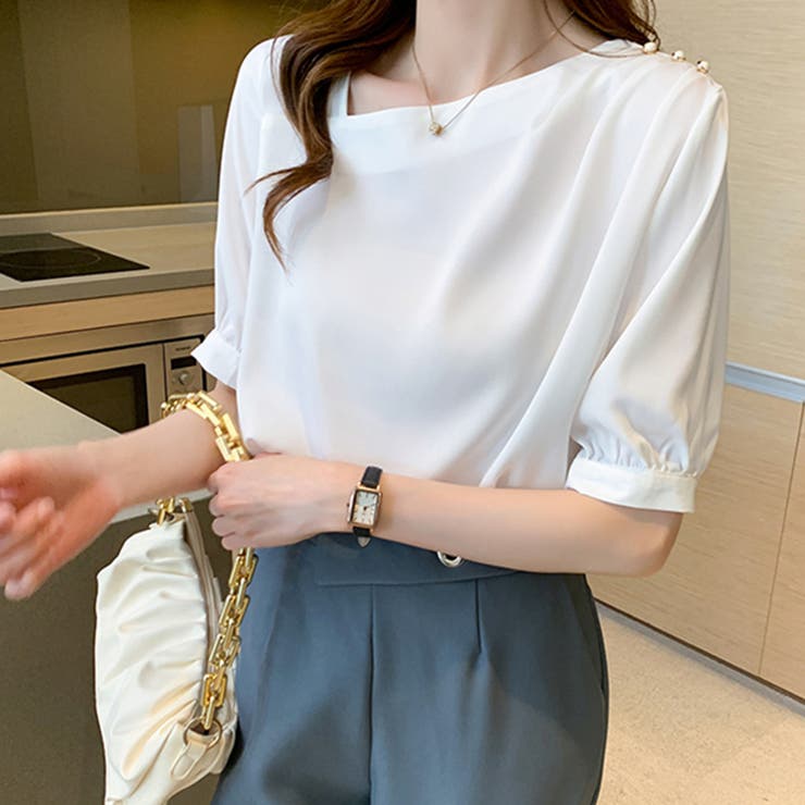 ホワイト | パールボタン付きスタンドカラーブラウス | Doux Belle 