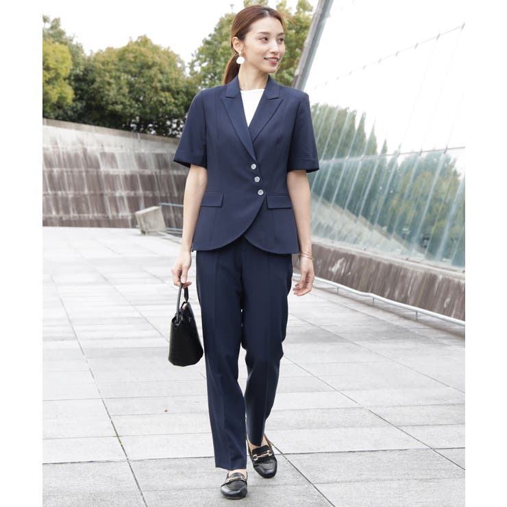 ネイビー | ボタンがアクセントのセットアップスーツ | DRESS+