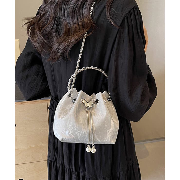 蝶チャームが映えるバッグ 結婚式 | DRESS+ | 詳細画像6 