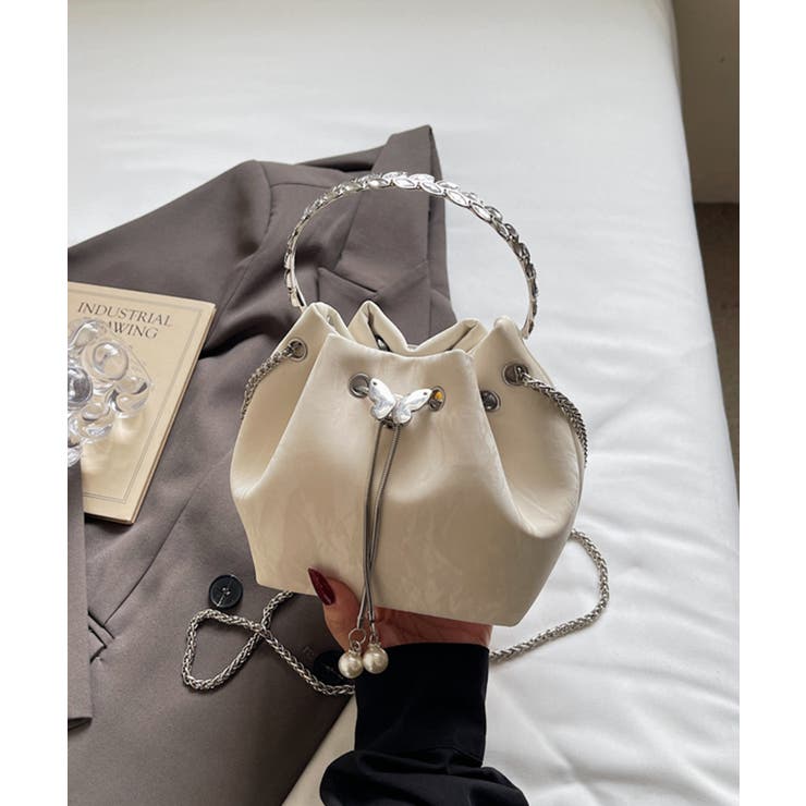 蝶チャームが映えるバッグ 結婚式 | DRESS+ | 詳細画像7 