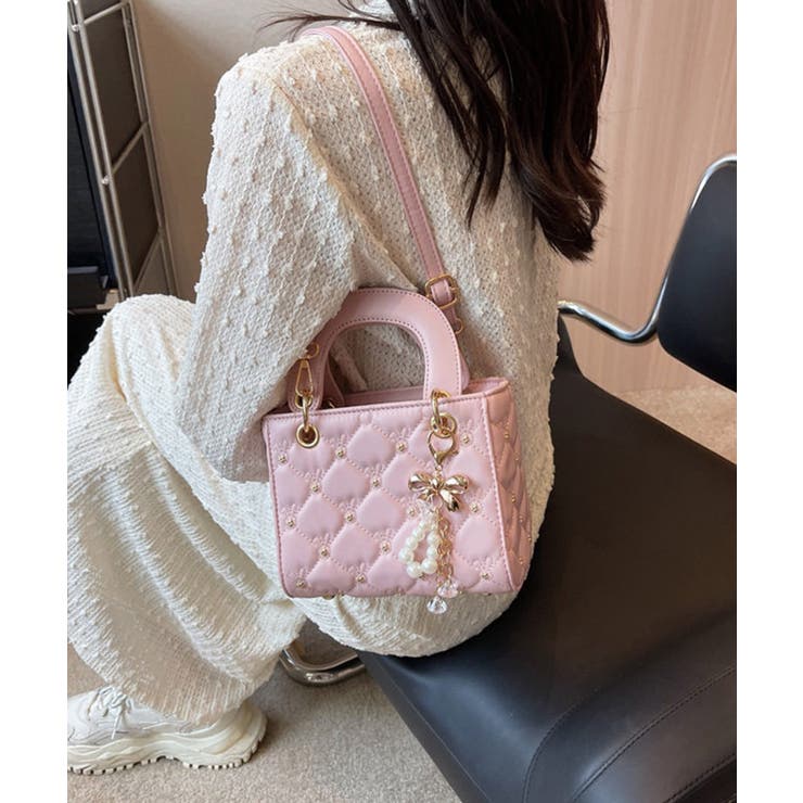 ピンク | キルティング チャーム付き ハンドバッグ | DRESS+