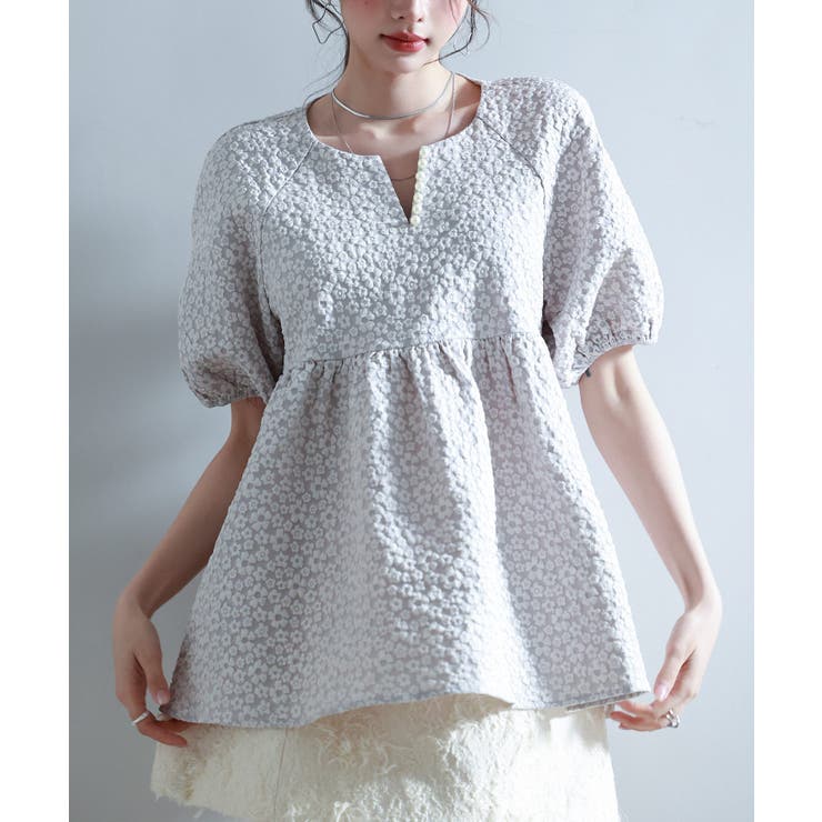 グレー | フクレジャガード生地キーネックブラウス | SAISON DE PAPILLON 