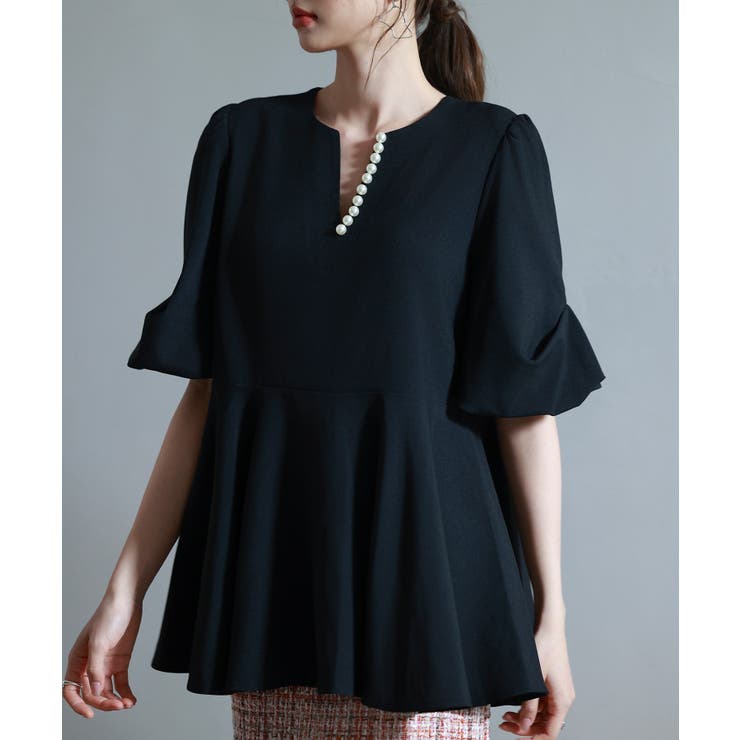 ブラック | パール付きキーネックブラウス | SAISON DE PAPILLON 