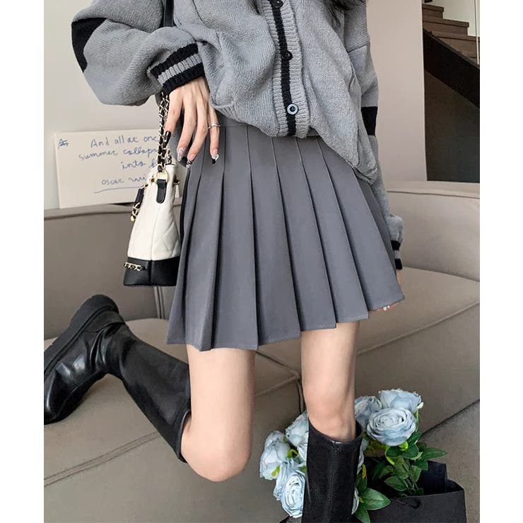 グレー