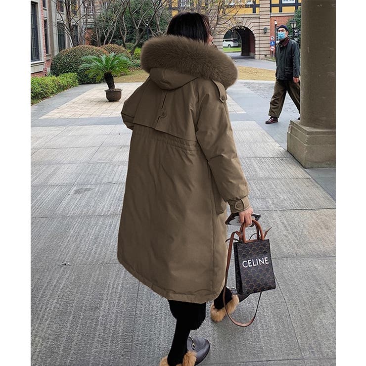 CELINEダッフル革ロングコート色ブラウン後ろフード付き取り外し可能です。