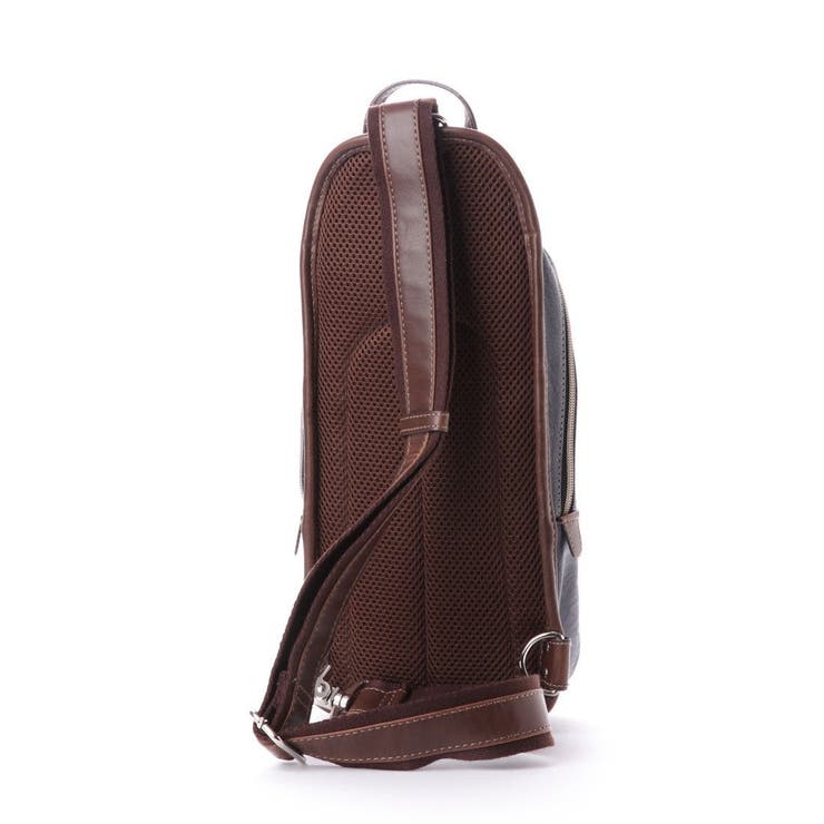 オティアス Otias / 合成皮革タテ型ボディバッグ | UNBILLION | 詳細画像11 