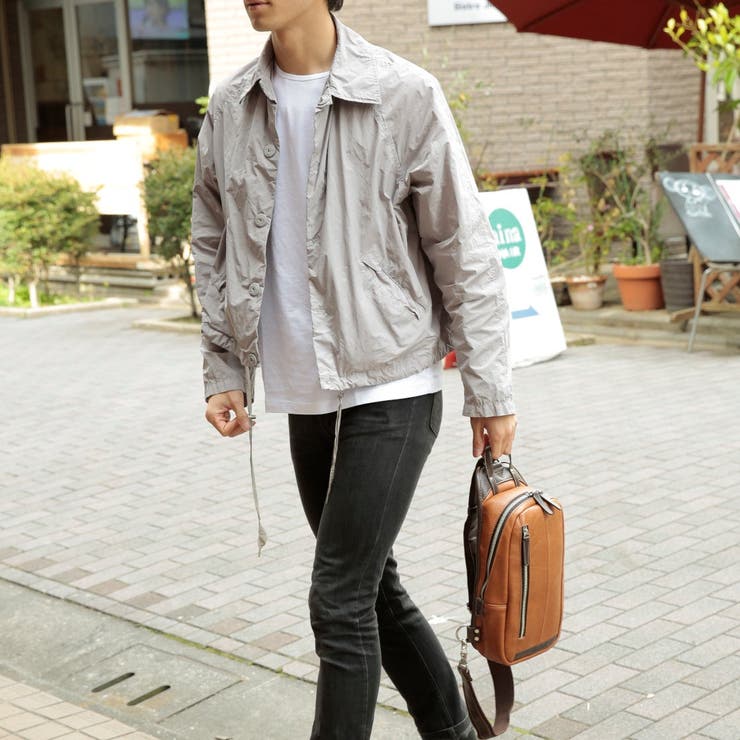 オティアス Otias / 合成皮革タテ型ボディバッグ | UNBILLION | 詳細画像3 