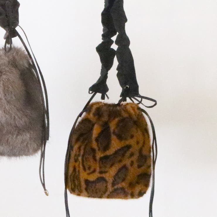 カシュカシュ cachecache / フリルショルダー付エコファー巾着バッグ | UNBILLION | 詳細画像2 