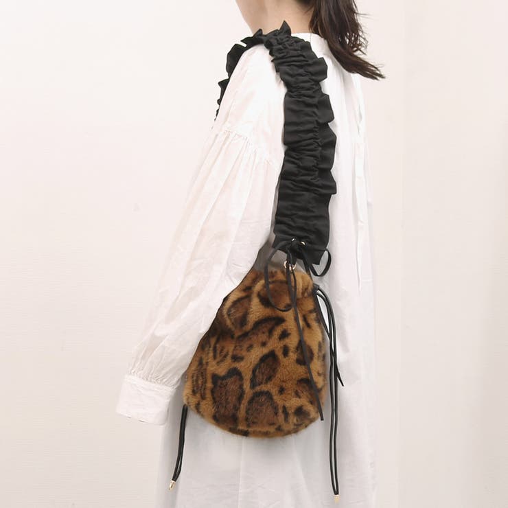 カシュカシュ cachecache / フリルショルダー付エコファー巾着バッグ | UNBILLION | 詳細画像3 