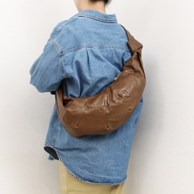 チョコ | カシュカシュ cachecache / ムーン型ボディバッグ | UNBILLION