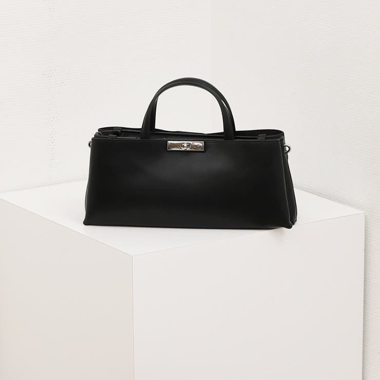 ブラック | カカトゥ kakatoo / ヒネリ金具横長2wayショルダー | UNBILLION