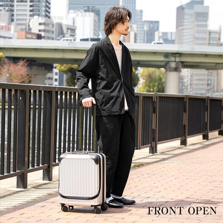 国内旅行・海外旅行・出張用など、どんなシーンでも活躍する、軽量＆多機能なキャリーケース