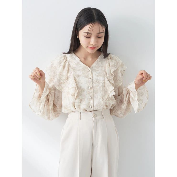 お手軽価格で贈りやすい 花柄ラッフルブラウス[品番：EMEW0043668]｜earth music&ecology トップス