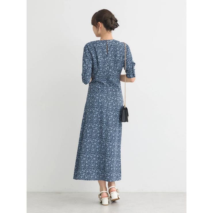 海外希少【MiuMiu】花柄 Vネック ワンピース 海外希少【MiuMiu】花柄 Vネック ワンピース ドレス （小花柄V