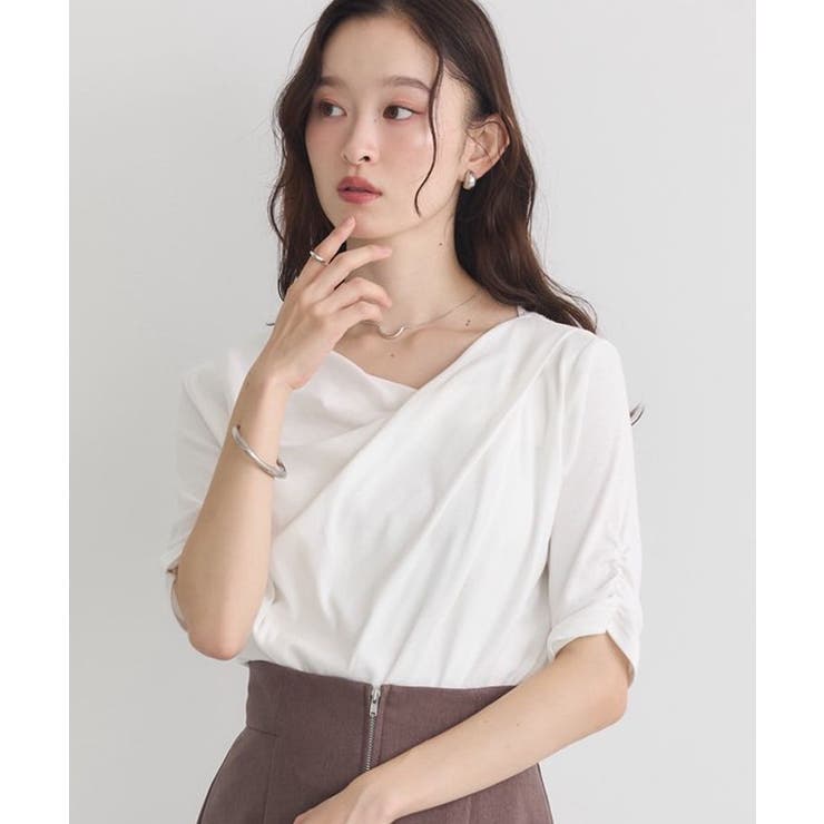 オフホワイト | ドレープデザインカットソー | earth music&ecology 