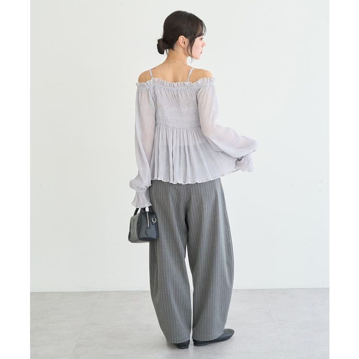 シャーリングフリルオフショルブラウス | earth music&ecology  | 詳細画像12 