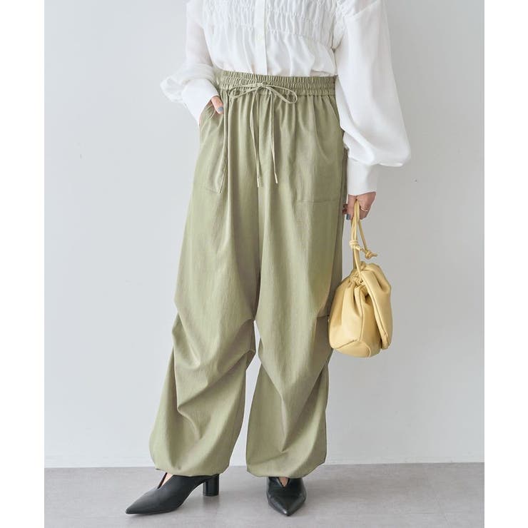 カーキ | 表面感サテンタックパンツ | Green Parks 