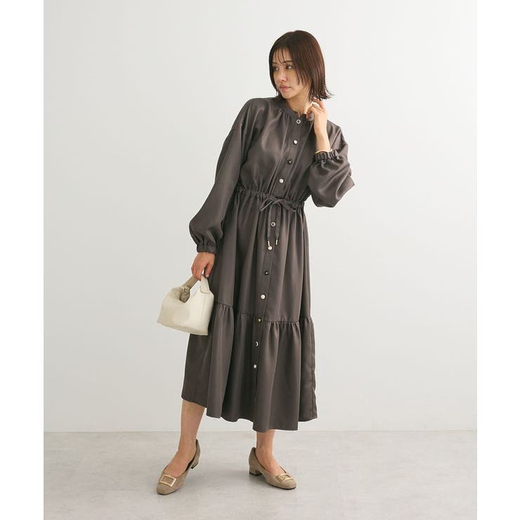 D-due 黒いロングワンピース 長袖 フレアシルエット コレクション D-due 黒いロングワンピース 長袖 フレアシルエット D