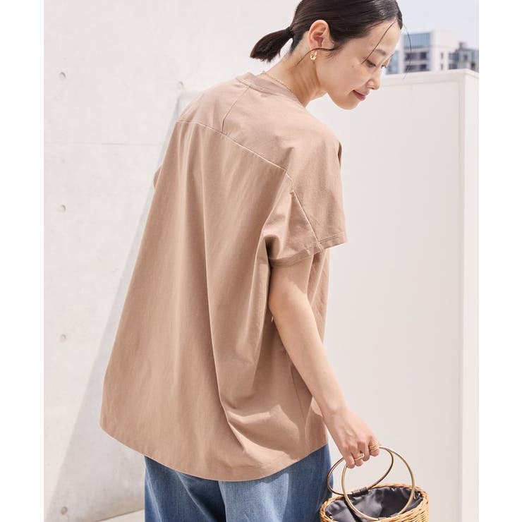 ベージュ